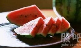 卓沅吃瓜照片,瓜王降临！