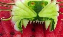 金猪吃瓜,趣味横生的田园生活趣事