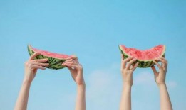 坐窗边吃瓜,夏日悠闲时光的味蕾之旅