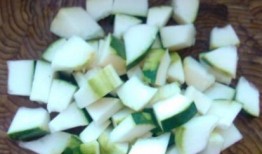 天热吃梨瓜好吗,天热吃梨瓜，清凉解渴又养生