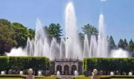 德州学院喷泉吃瓜