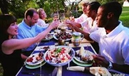 恋情吃瓜聚餐文案,揭秘明星恋情瓜！