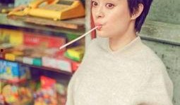 女生老是发吃瓜头像,揭秘女生热衷的“吃瓜”头像背后的故事